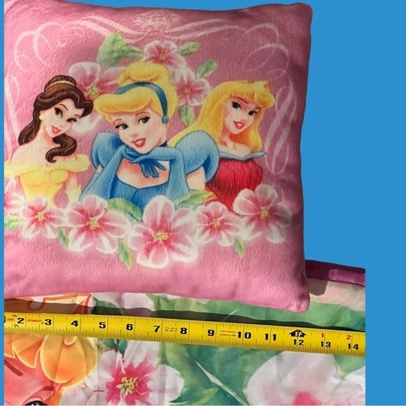 DISNEY PRINCESS 2008 EDITION GIRLS SLEEPING BAG & PILLOW CINDERELLA AURORA BELLE - Picture 8 of 9